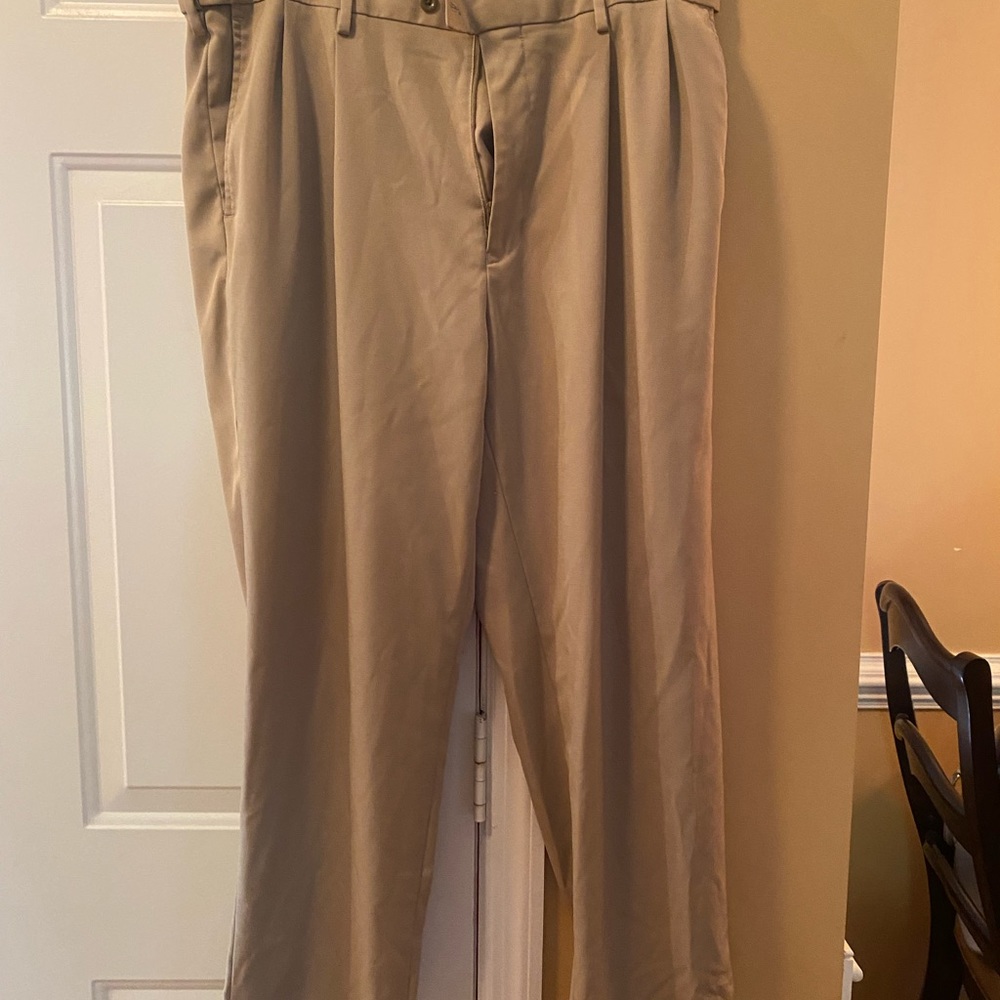 Men’s khaki dress pants